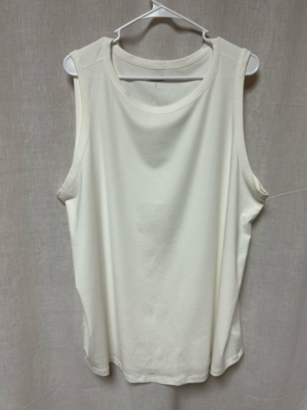 Plus 3X tshirt so soft slim fit off white appears new